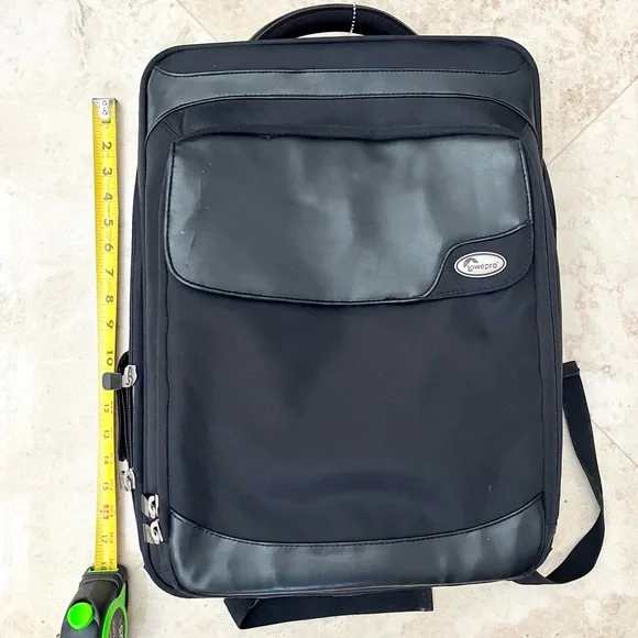 Lowepro laptop backpack in black very good condition - Picture 8 of 9